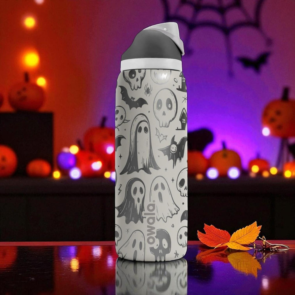 Engraved Halloween Tumbler – Owala Bottle with Ghosts, Bats and Skulls – Spooky Fall Water Bottle – 16oz 24oz 32oz 40oz