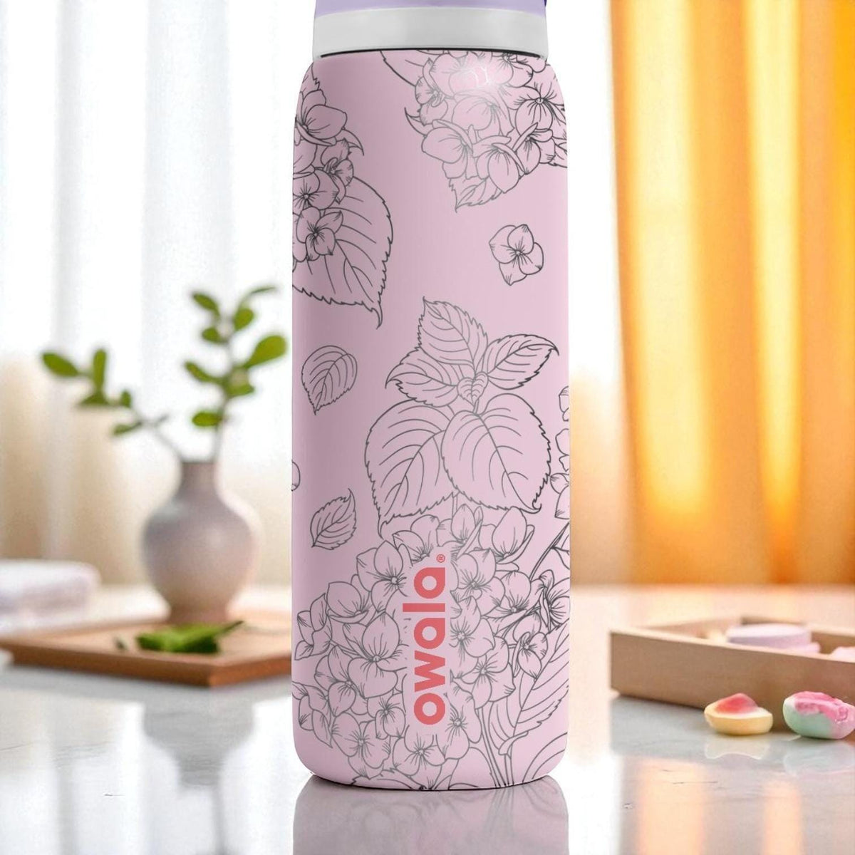 Engraved Hydrangea Tumbler – Pink Floral Owala Bottle – Laser Etched Water Cup – Elegant Gift – 16oz 24oz 32oz 40oz