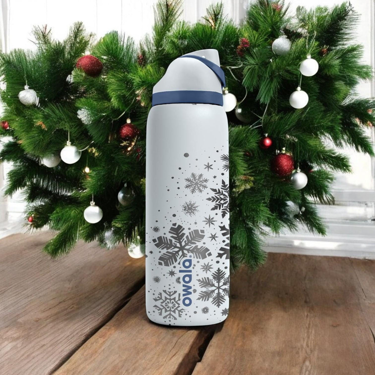 Minimal Snowflakes Engraved Owala Bottle – Winter Pattern Stainless Steel Cup – Elegant Christmas Gift 16oz 24oz 32oz 40oz