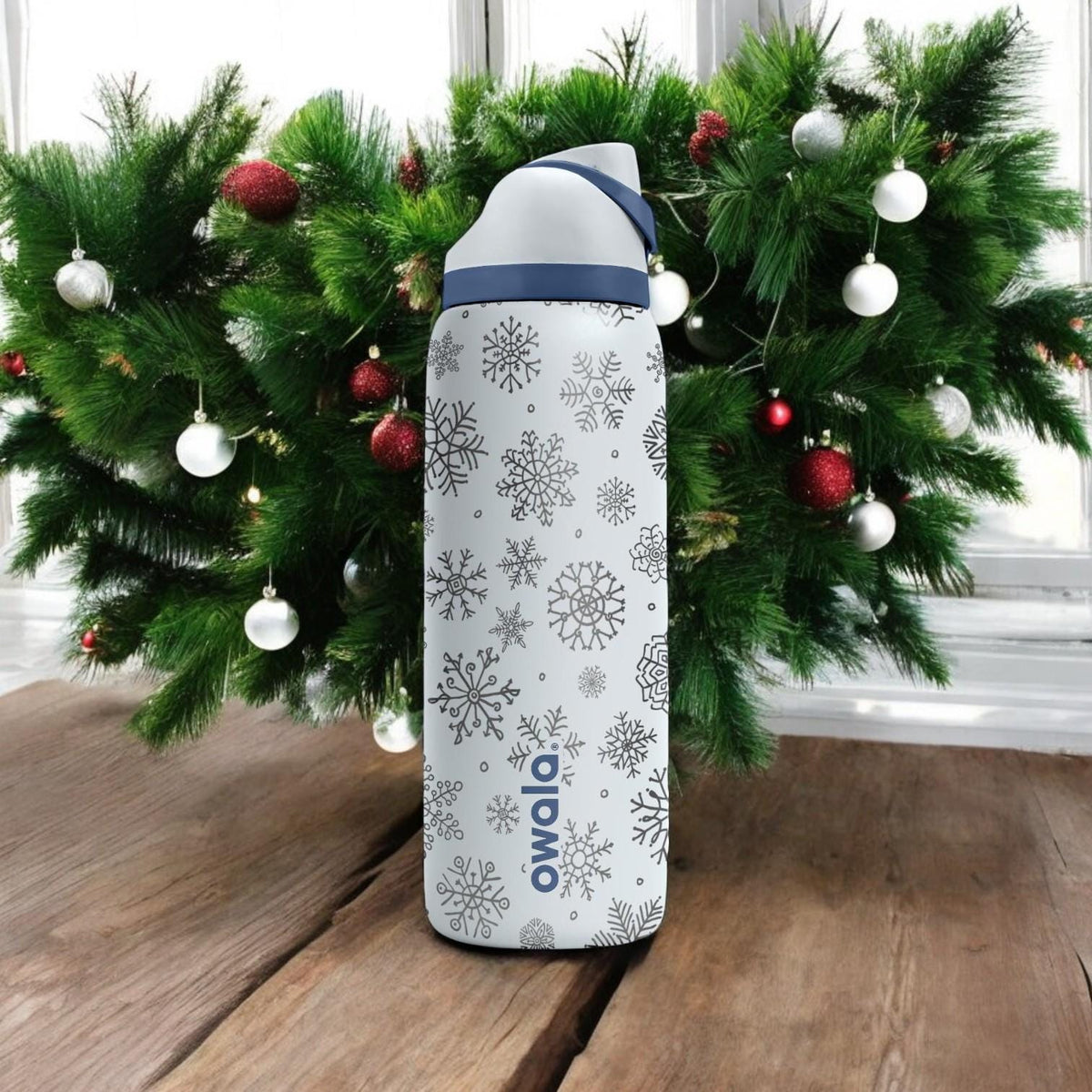 Minimal Snowflakes Engraved Owala Bottle – Winter Pattern Stainless Steel Cup – Elegant Christmas Gift 16oz 24oz 32oz 40oz