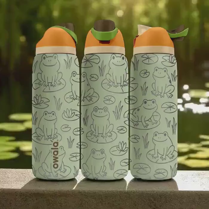 Engraved Frog Owala Tumbler – Cute Frogs on Lily Pads Water Bottle – Nature Lover Gift – 16oz 24oz 32oz 40oz